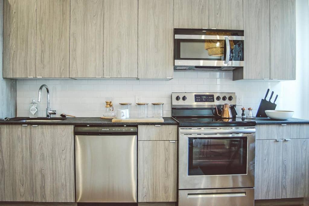 Rail Park Downtown Studio, Amazing Views, Contactless Check-In Philadelphia Bagian luar foto
