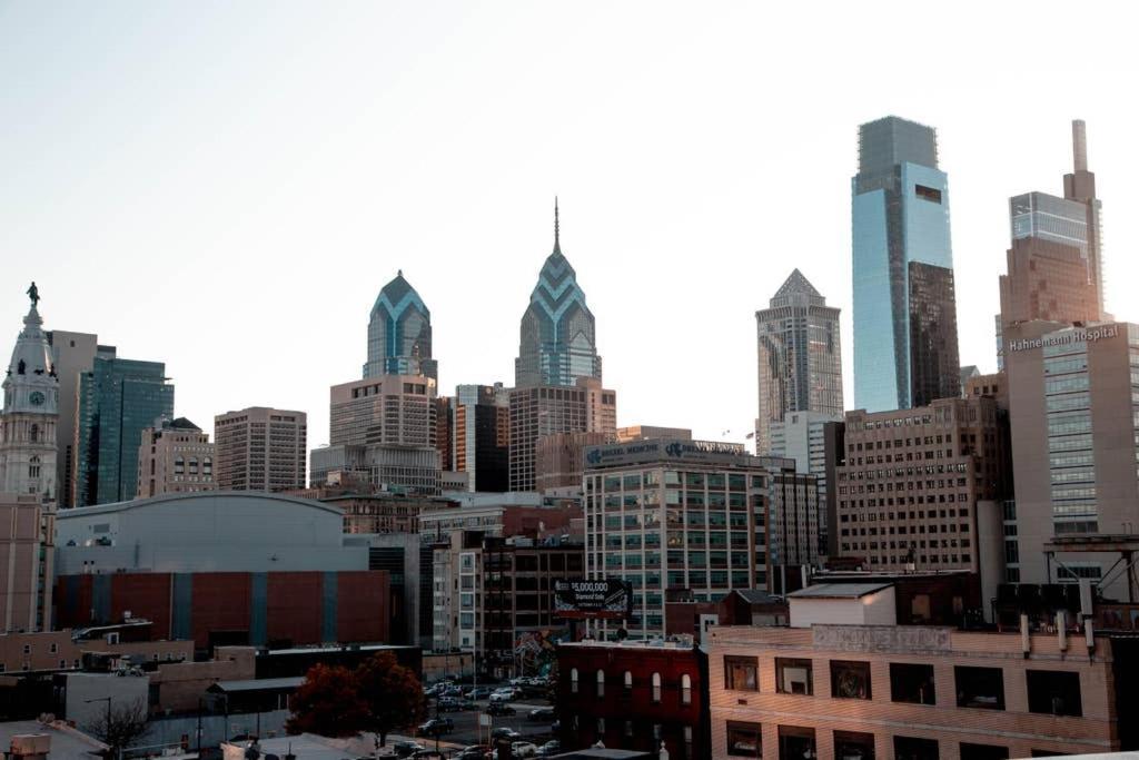 Rail Park Downtown Studio, Amazing Views, Contactless Check-In Philadelphia Bagian luar foto