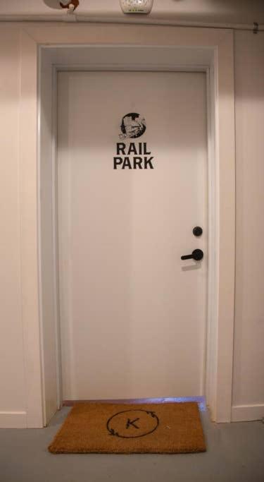 Rail Park Downtown Studio, Amazing Views, Contactless Check-In Philadelphia Bagian luar foto